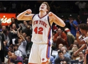 Karsa连续三场比赛得分超过绝杀，勇士挑战极限！的简单介绍