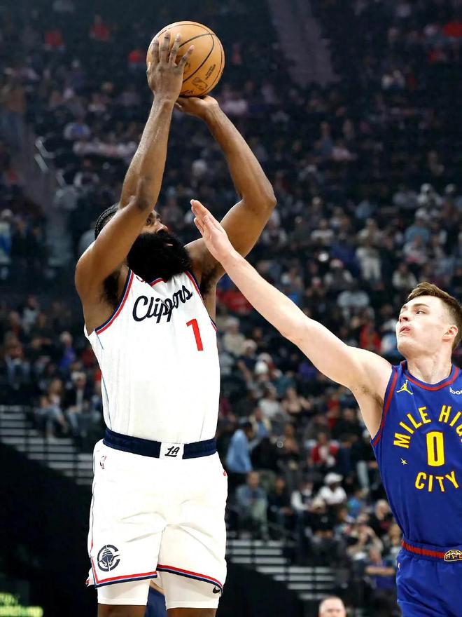 快船惊艳全场,连续三场30+助攻爆棚,全明星入选逆转取胜! 快船惊艳全场,连续三场30+助攻爆棚,全明星入选逆转取胜!