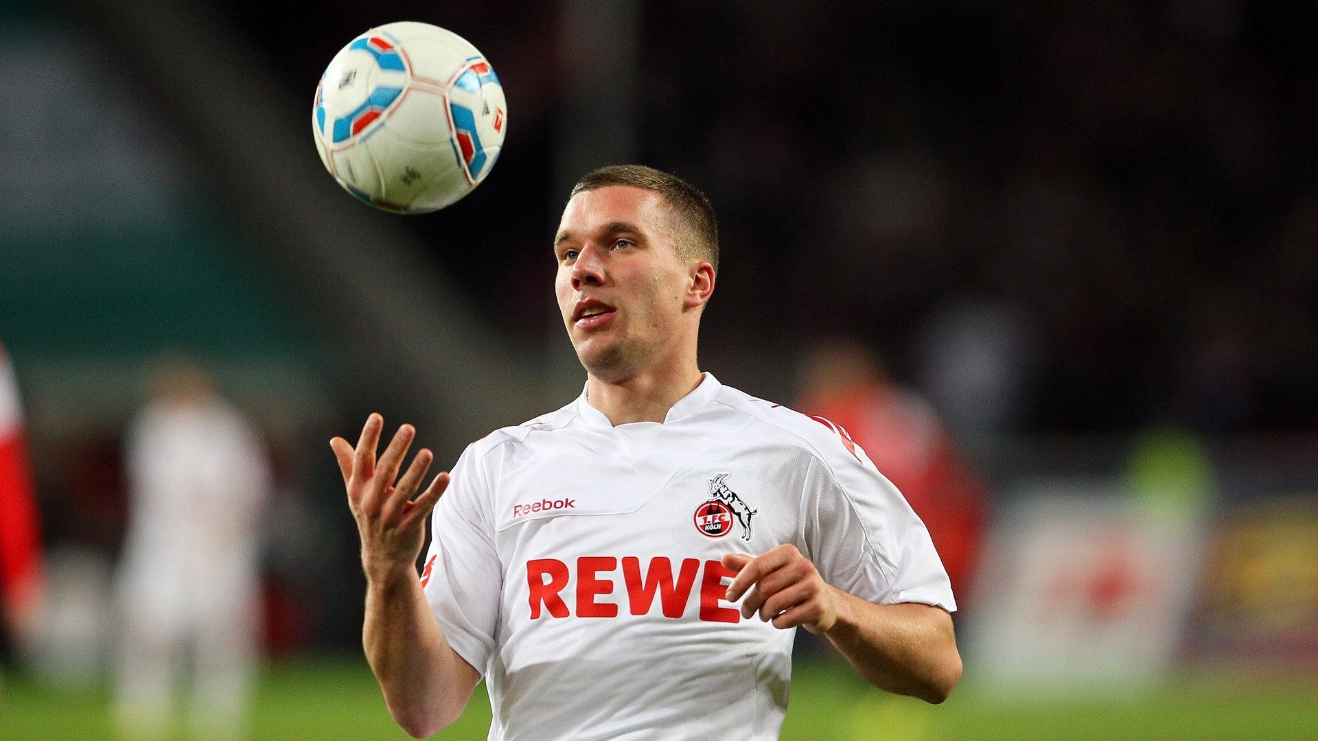 Ming在皇家马德里比赛中锐不可当，战术调整引发热议！热度持续攀升