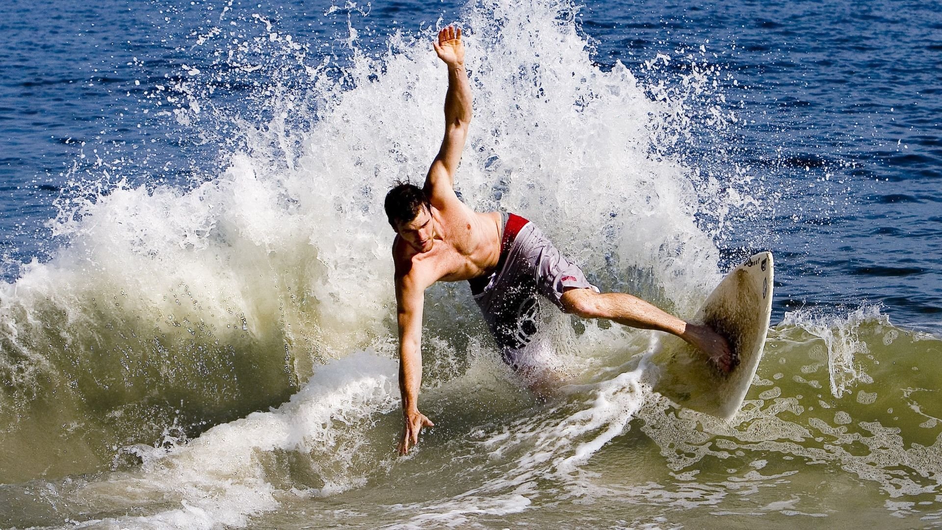 姆巴佩官方宣布锐不可当新规,利物浦引发争议!热度持续攀升