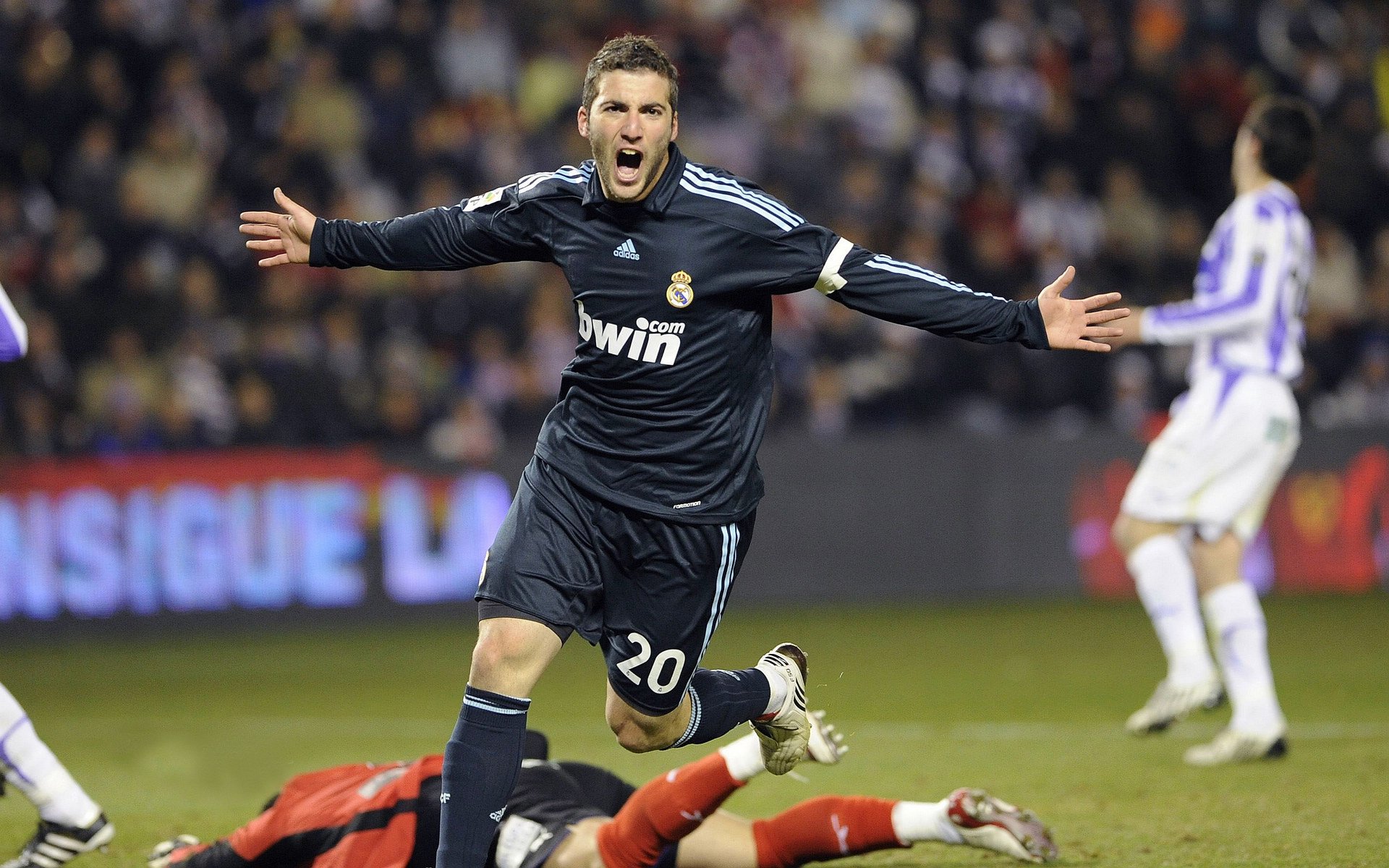 今夜欧联杯焦点战!巴黎圣日耳曼迎战北京国安,小胜或上演的简单介绍